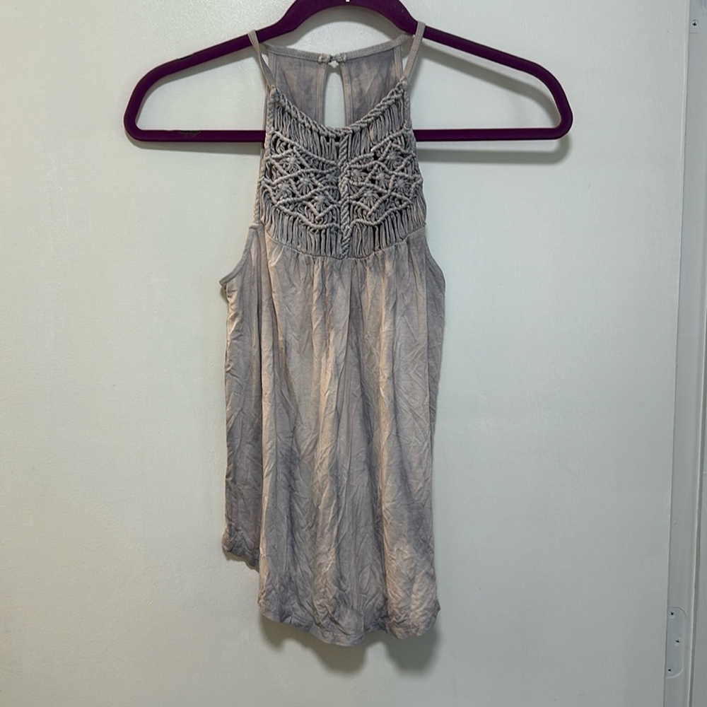 Women’s AEO tank size XS
